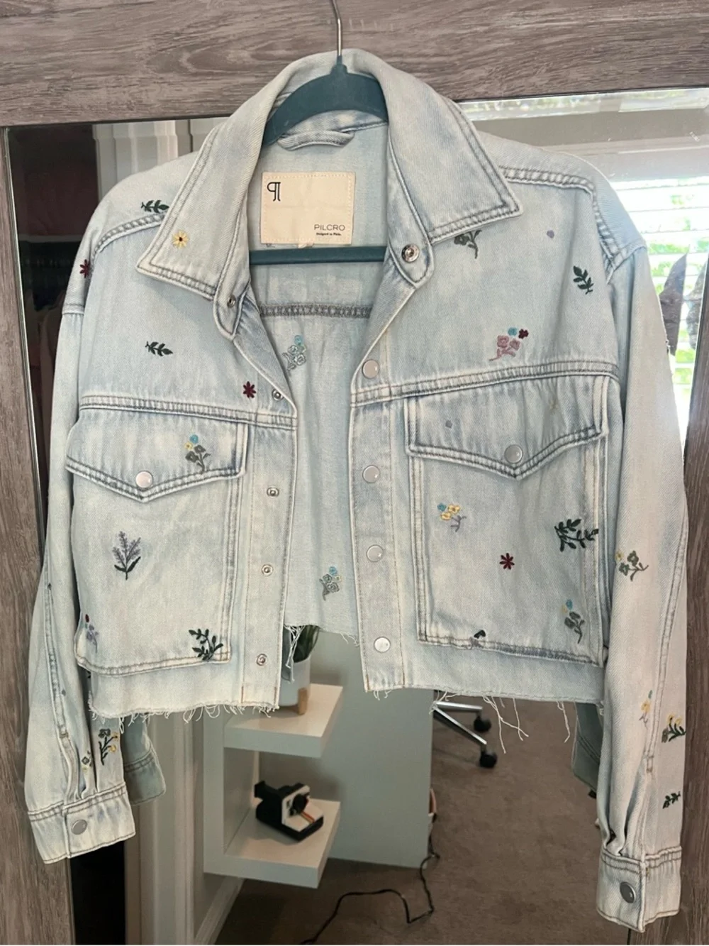 Pilcro Light Blue embroidered Denim Jacket no tag never worn - Picture 7 of 7